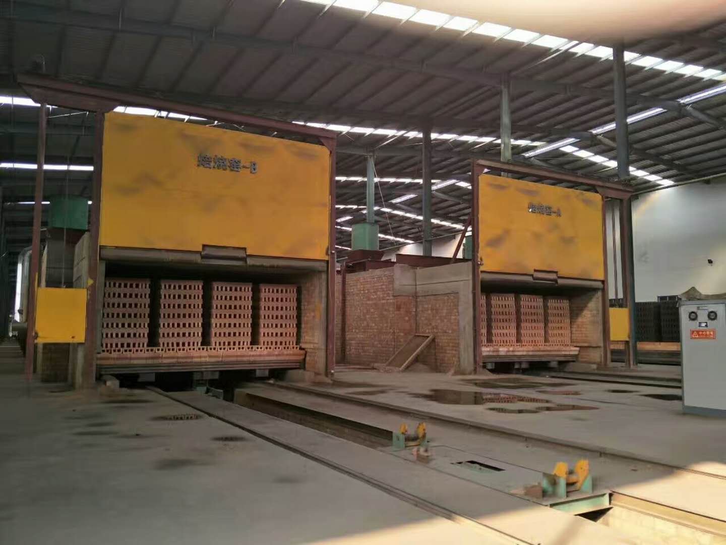 Tunnel kiln firing chambers