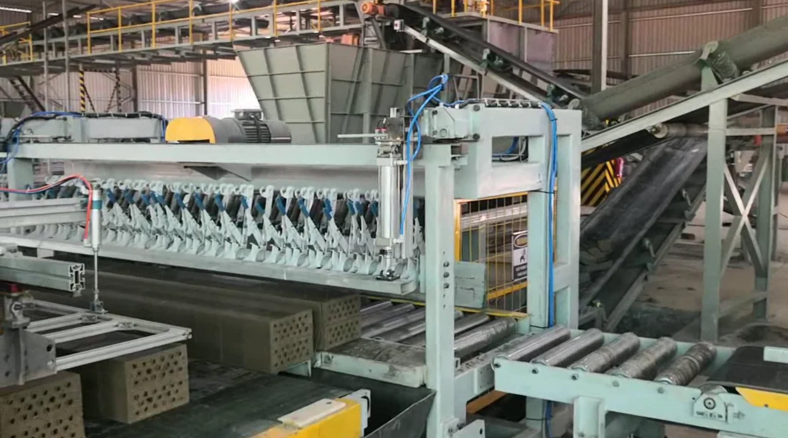 Automatic brick cutting and handling machinery
