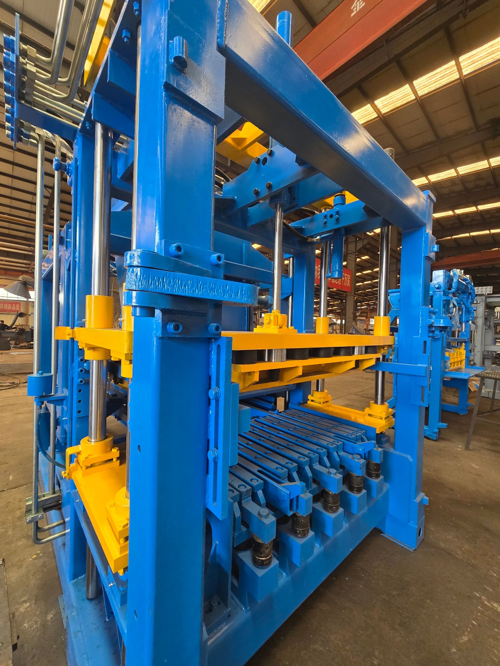 QT10-15 concrete block machine photo five